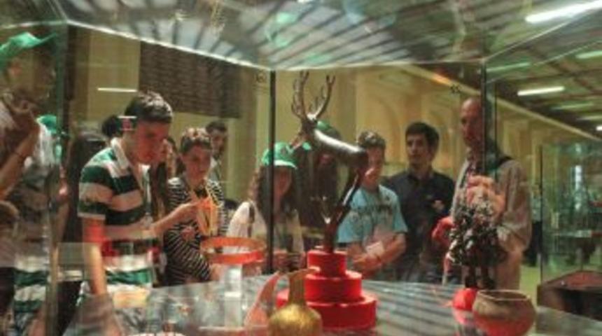 Bursalı Gen&ccedil;ler Ankara'nın Tarihi Mekanlarını Gezdi