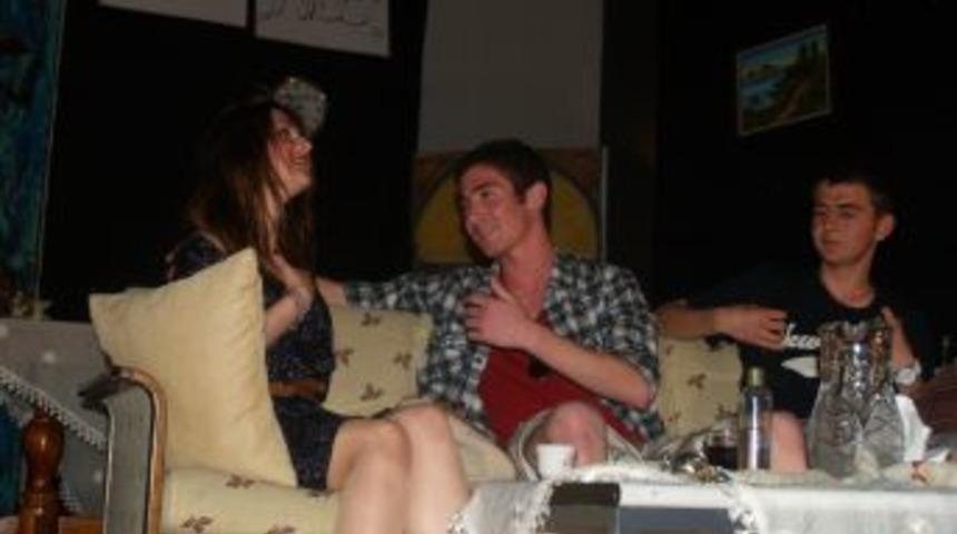 Gelibolu Cumhuriyet Anadolu Lisesi &Ouml;ğrencilerinden Tiyatro Ve M&uuml;zik G&ouml;sterisi