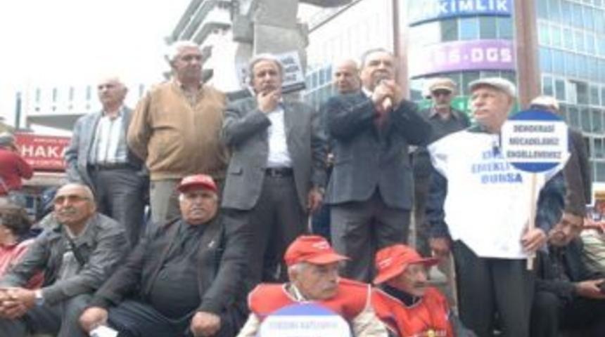 Dsp Genel Sekreteri Er&ccedil;elebi, Emeklilerin Eylemine Destek Verdi