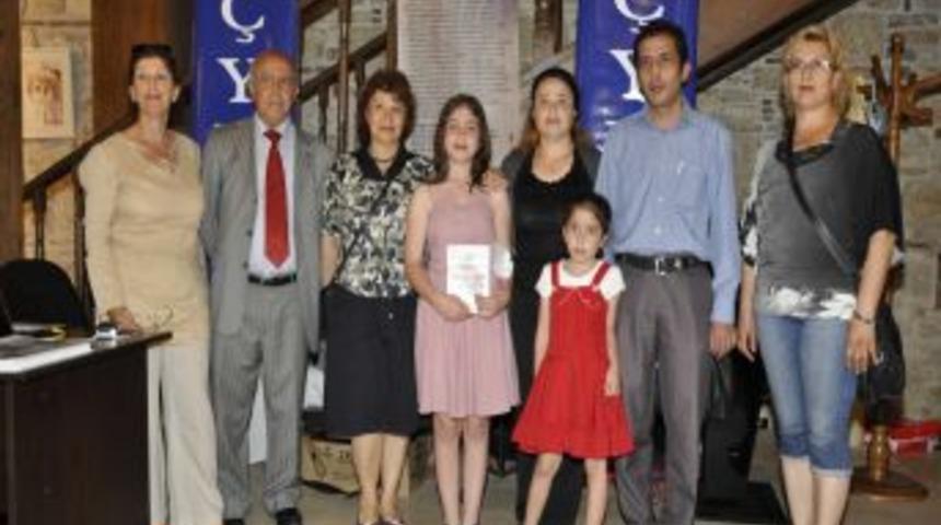 &Ccedil;ydd Kuşadası Şubesi Yararına Burslu &Ouml;ğrenciler İ&ccedil;in Sergi A&ccedil;tı