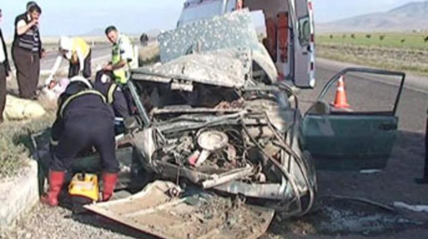 Otomobil takla attı; 1 &ouml;l&uuml;, 3 yaralı