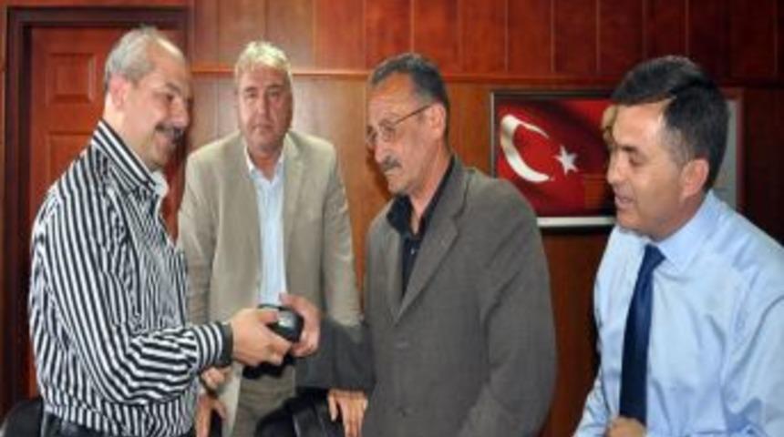 Kul&uuml;p Y&ouml;neticisi 15 G&uuml;n &Ouml;nce Kaybettiği Para Dolu C&uuml;zdanına Kavuştu