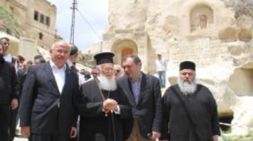 Patrik Barthelemeos, Aziz Yuhanna&rsquo;nın Evini Gezdi