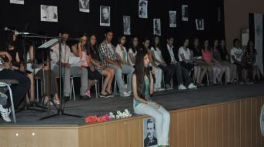 Şiir Tadında Bir Gece