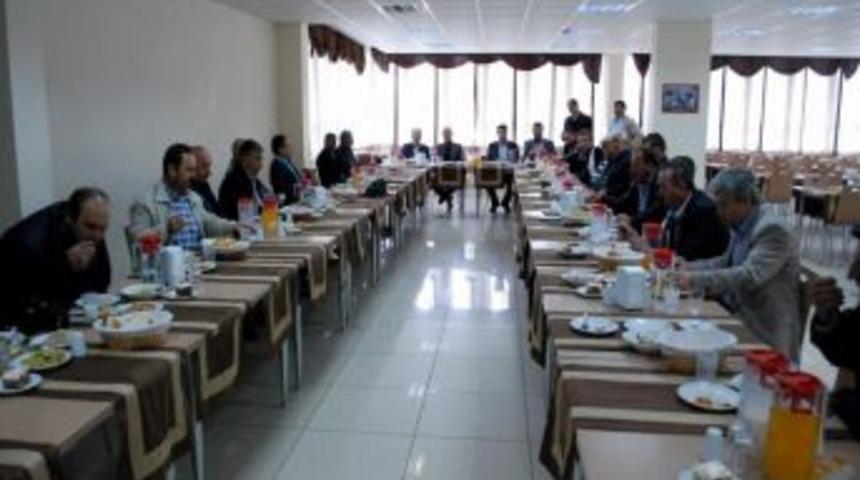 Boz&uuml;y&uuml;k K&ouml;ylerini Kalkındırma Derneği'nden Tanıtım Yemeği