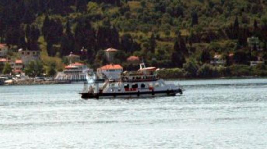 &Ccedil;anakkale Boğazı'nda Feribot Arızası