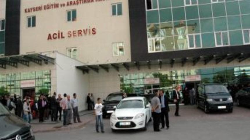 Bakan Şahin, Bombalı Saldırıda Yaralananları Ziyaret Etti