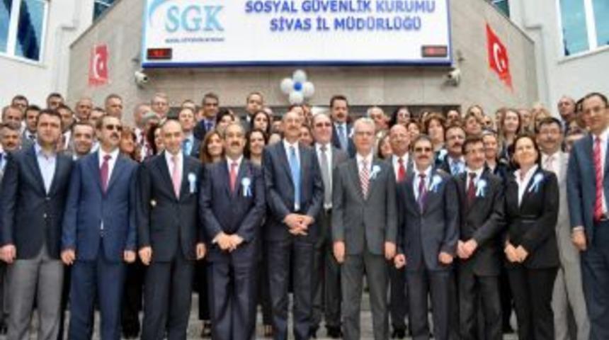 Bakan Faruk &Ccedil;elik'ten "işsizlik" A&ccedil;ıklaması