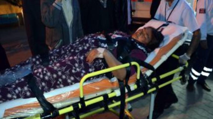 Niğde'de Trafik Kazası: 1 &Ouml;l&uuml; 10 Yaralı