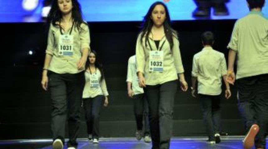 &lsquo;Guiness En Fazla Modelle Podyuma &Ccedil;ıkma Rekoru&rsquo; T&uuml;rkiye&rsquo;nin