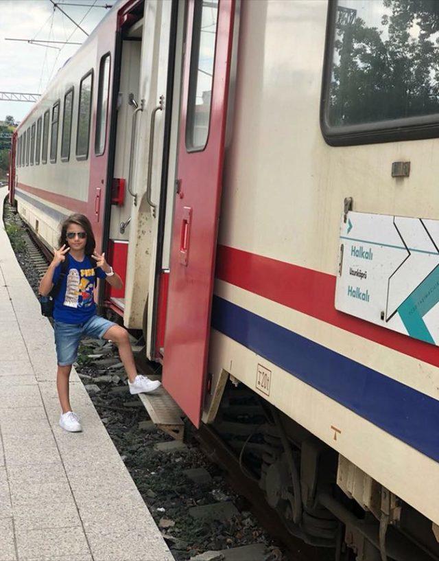 Tren kazasında ölen Oğuz Arda ile babasının cenazeleri, Edirne'de toprağa verildi