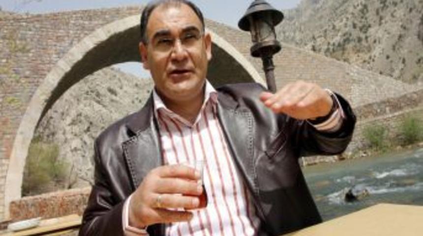 Samandağ Belediyesi Il&ccedil;eye Giren Kamyondan 'lastik Bastı Parası' Alıyor