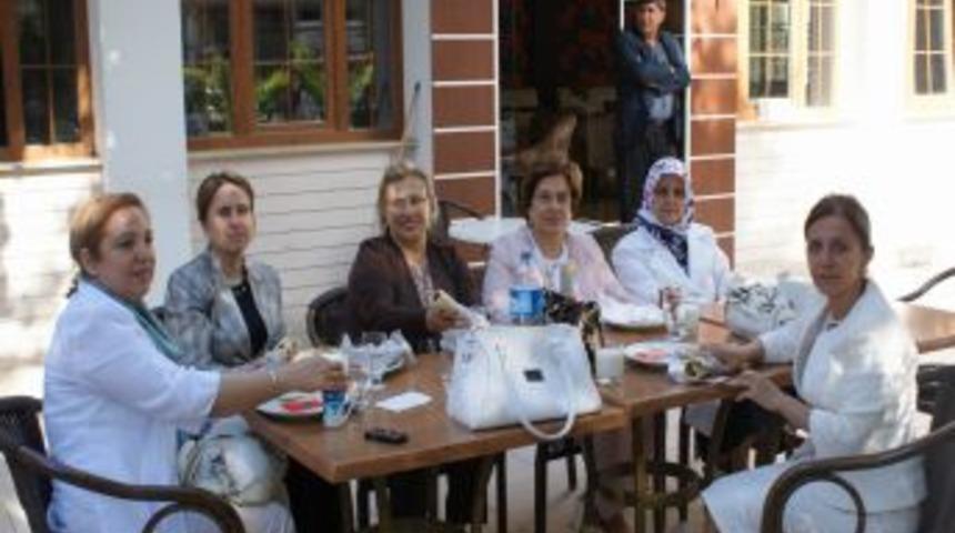 Suriyeli M&uuml;lteciler Yararına D&uuml;r&uuml;m G&uuml;n&uuml; D&uuml;zenlendi