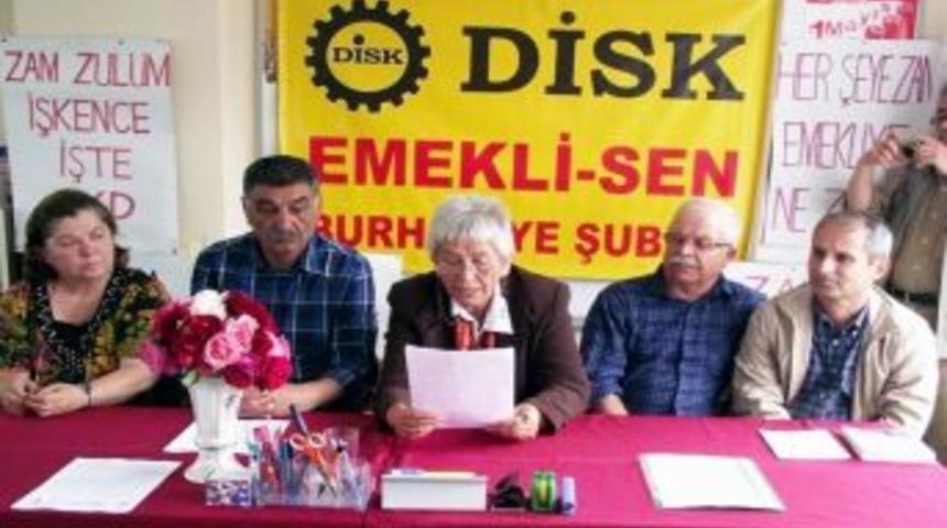 Burhaniye'de Emekli Sen'den Maaş Tepkisi