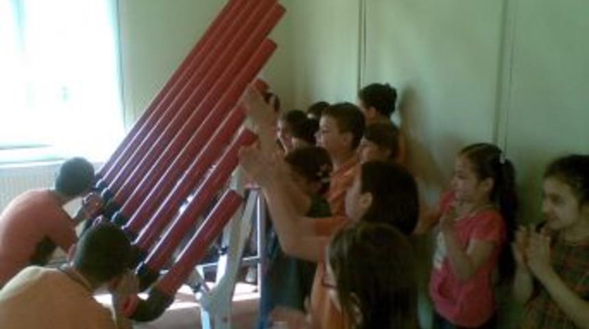 &Ouml;ğrenciler Bilime Koşuyor