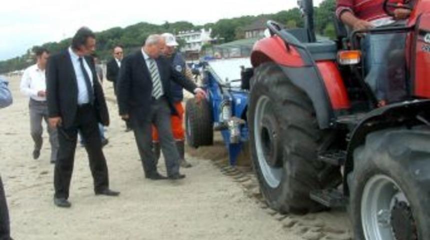 Burhaniye-De Belediye Plaj Temizliğine Başladı