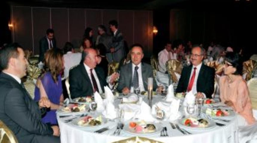 Vali Altıparmak'tan Avukatlara Sağ Duyu &Ccedil;ağrısı