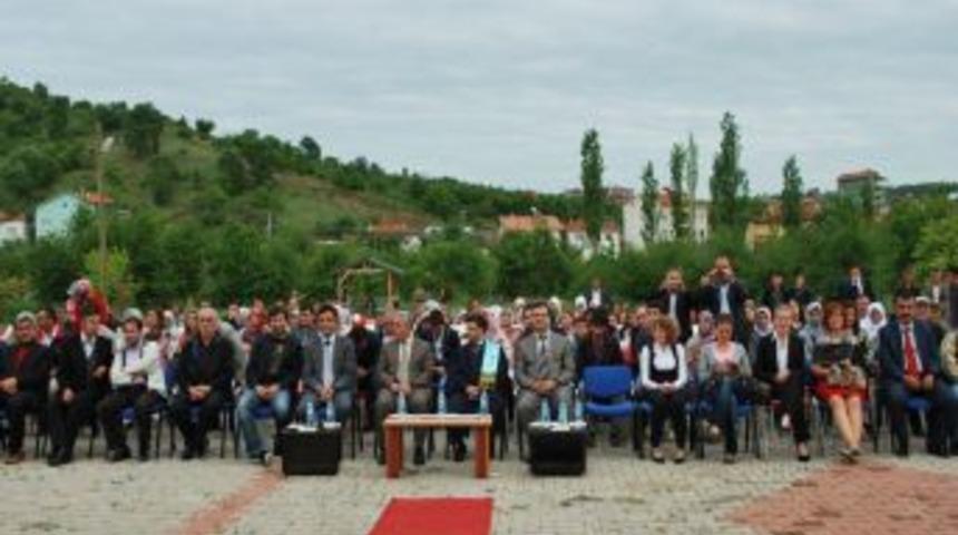 Pazarlar Meslek Y&uuml;ksekokulu'nda Mezuniyet Coşkusu