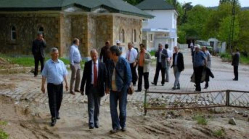 K&uuml;tahya İl Genel Meclisi &Uuml;yeleri Gediz'de İncelemelerde Bulundu