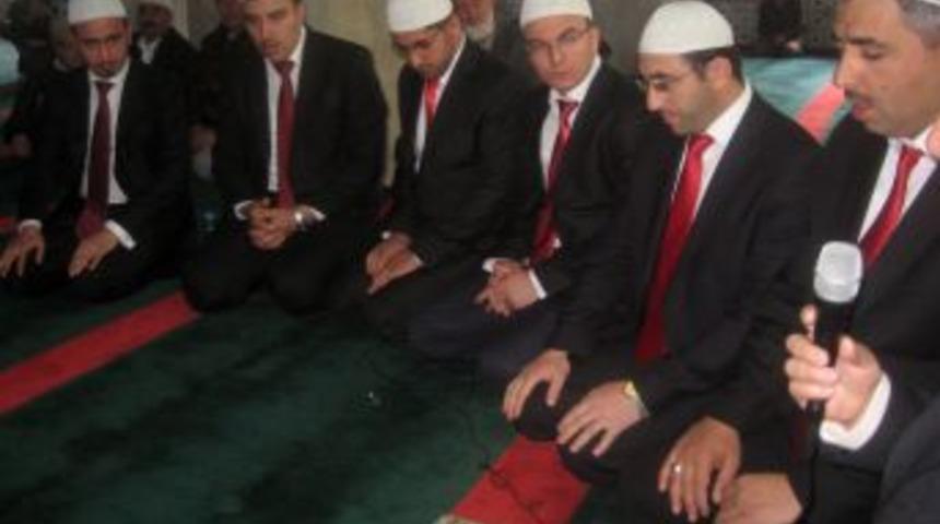 İmam Hatipler Ezanı G&uuml;zel Okumak I&ccedil;in Yarıştı