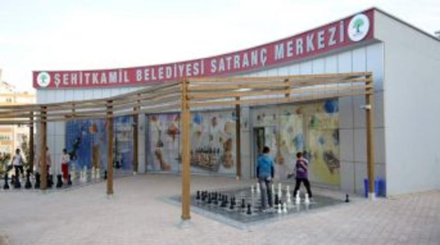 Şehitkamil Satran&ccedil;ta Şaha Kalktı