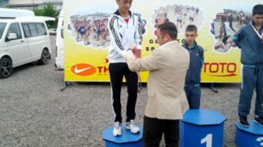 Batmanlı Atletler T&uuml;rkiye Şampiyonu Oldu