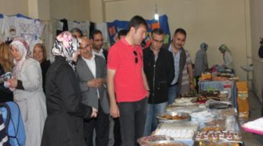 Doğubayazıt'ta Ihtiya&ccedil; Sahibi &Ccedil;ocuklar Yararına Kermes D&uuml;zenlendi