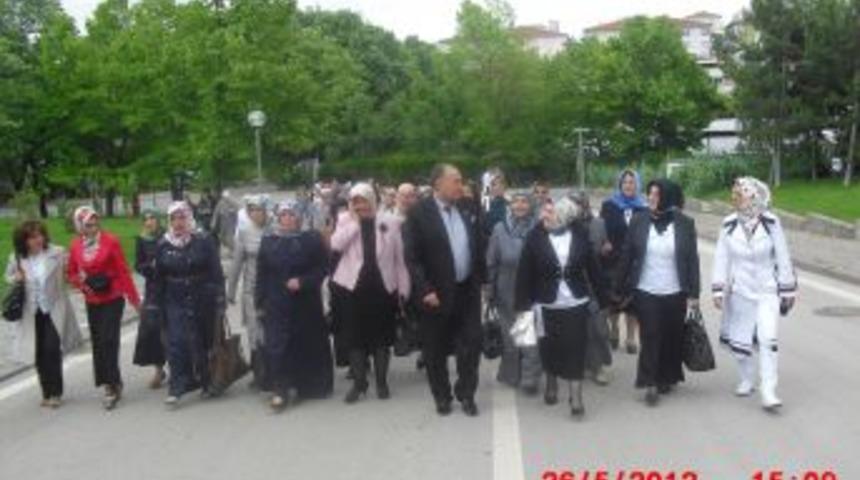 Ak Partili Kadınlar Tbmm'de Milletvekili Adnan Yılmaz'ı Ziyaret Etti