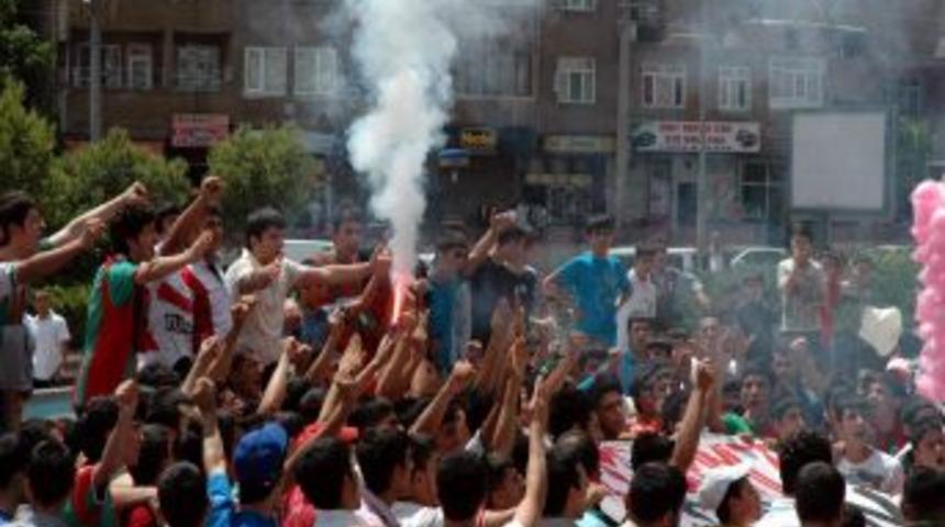 Diyarbakırspor Taraftarları Y&uuml;r&uuml;yemedi