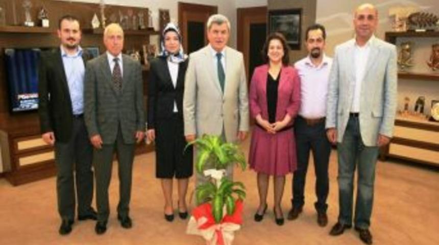 Karaosmanoğlu Ziyaret&ccedil;ilerini Ağırladı