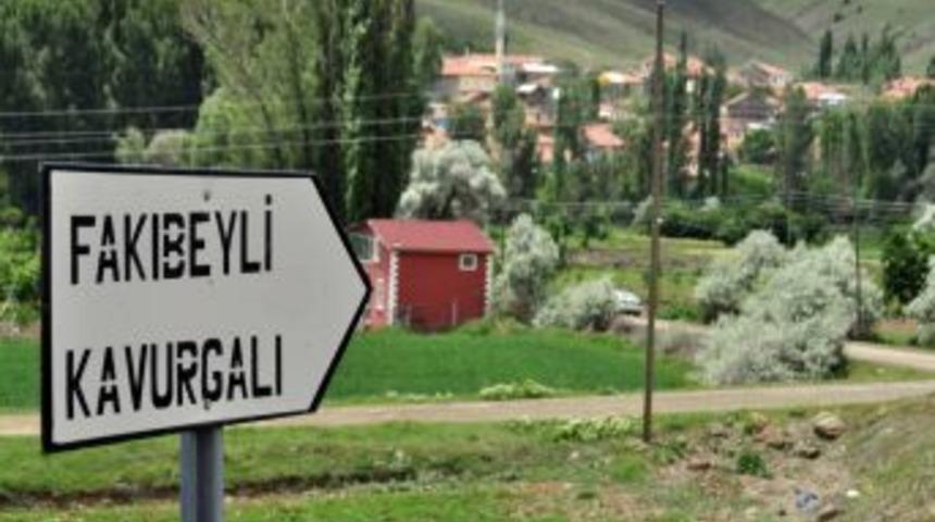 Yoğun Bakımdaki Sakın I&ccedil;in Fakıbeyli K&ouml;y&uuml;'nde Endişeli Bekleyiş S&uuml;r&uuml;yor