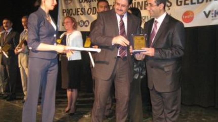 'Enerjide En Verimli Okul &Ouml;d&uuml;l&uuml;' Mehmet Eroğlu Koleji'nin