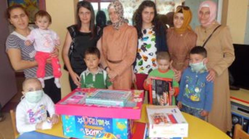 &Uuml;niversite &Ouml;ğrencileri L&ouml;semili &Ccedil;ocukları Ziyaret Etti