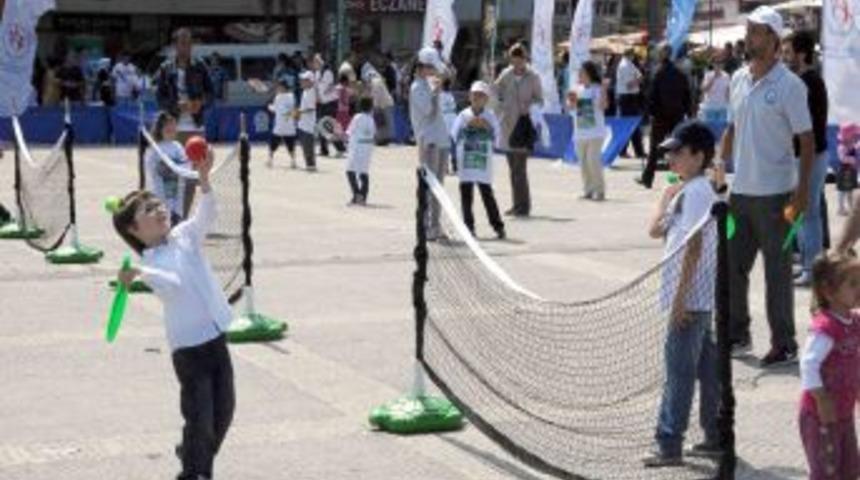 "Tenis Benimde Sporum" Etkinliği En&ccedil;ok &Ccedil;o&ccedil;ukları Sevindirdi