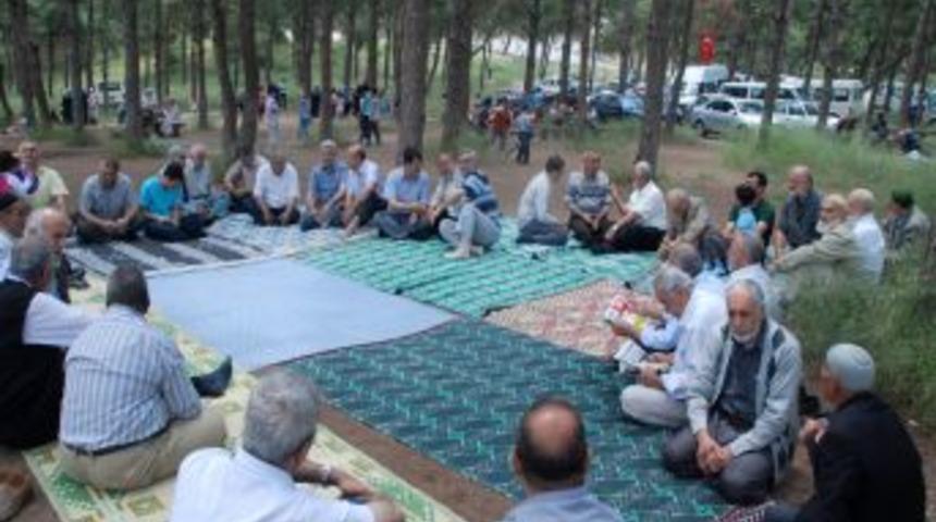 İHH Ve Hizmet Vakfı, Yetim &Ccedil;ocuklarla Buluştu