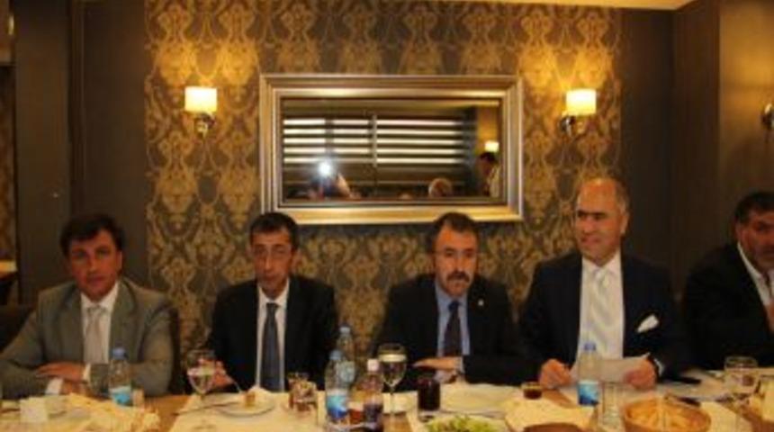 Ak Parti İl&ccedil;e Başkanları Oltu'da Biraraya Geldi