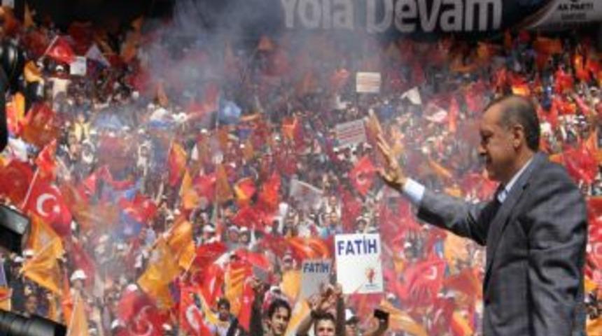 Ak Partililer Tt Arena'yı Doldurdu