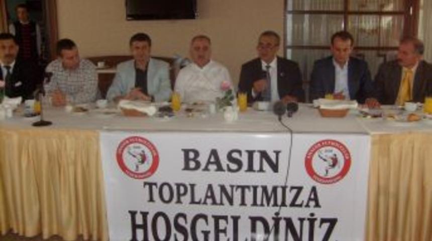 Şerif Kunt'tan Amat&ouml;r Futbol Kul&uuml;plerine Destek &Ccedil;ağrısı