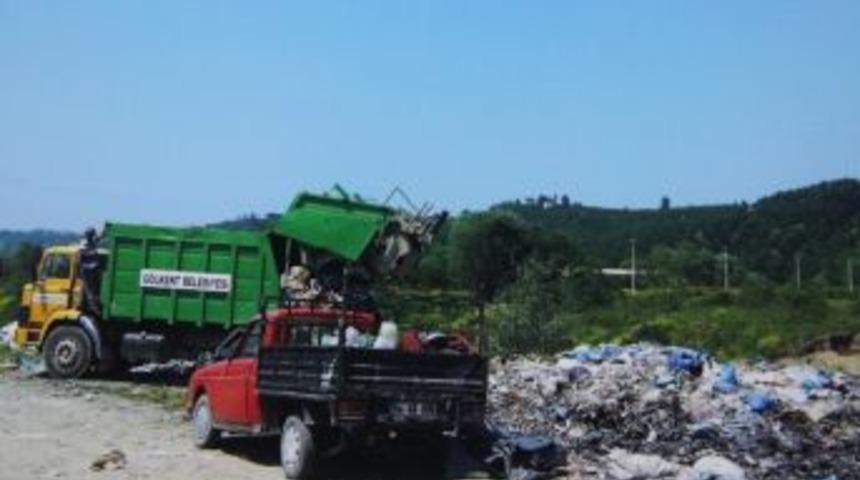 G&ouml;lkent'te, Belediye'nin &Ccedil;&ouml;pleri Mera Olarak Kullanılan Alana D&ouml;kt&uuml;ğ&uuml; İddia Edildi