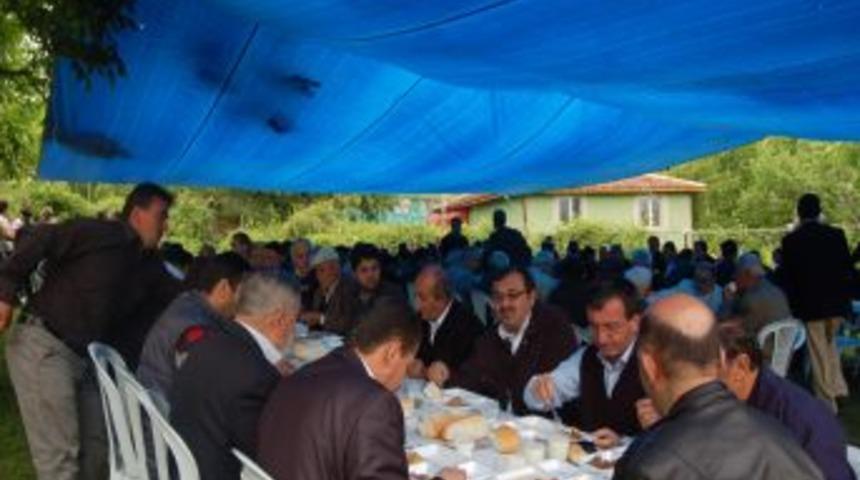 Ara&ccedil;'ta Keşkek G&uuml;n&uuml; D&uuml;zenlendi