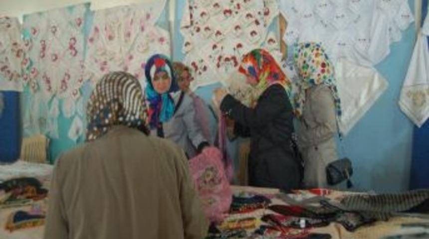 Yurt Öğrencileri Yararına Kermes Düzenlendi