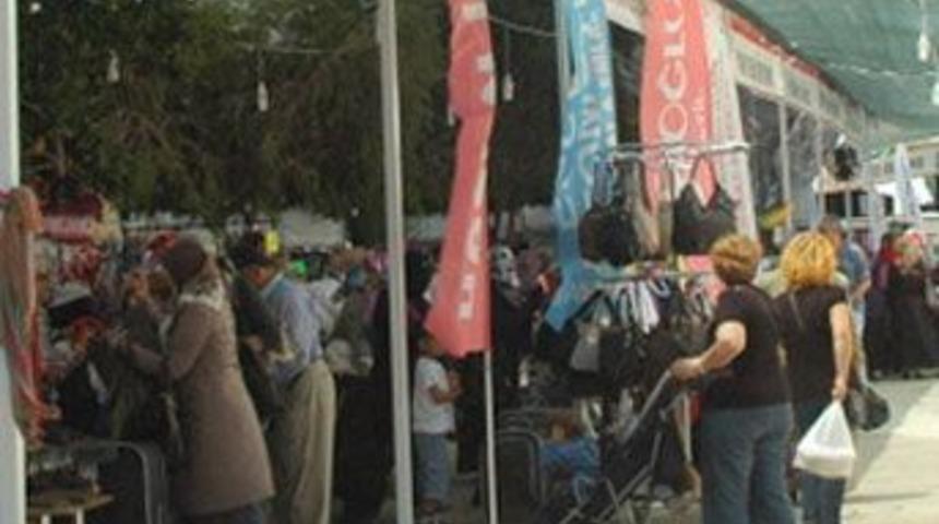 &Ouml;ğrenciler yararına kermes