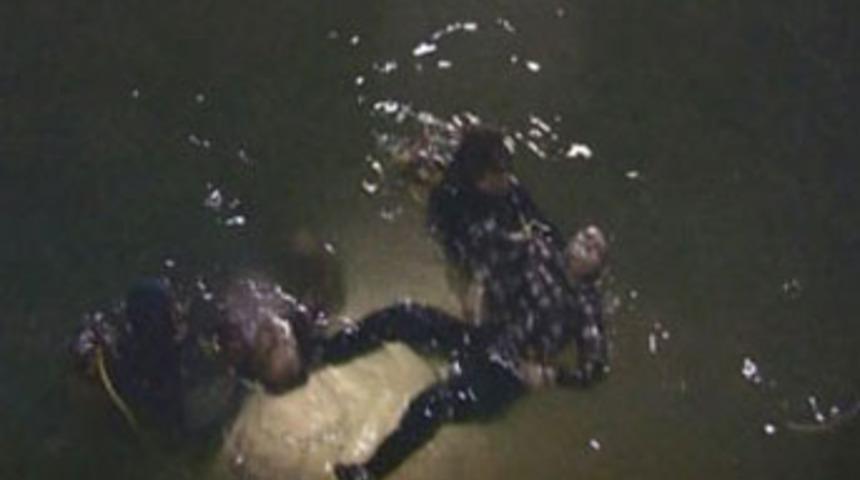 Otomobil denize u&ccedil;tu; 4 &ouml;l&uuml;