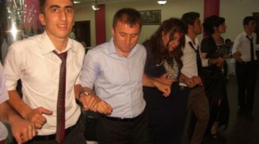 Silopi Atat&uuml;rk Anadolu Lisesinde Mezuniyet Gecesi