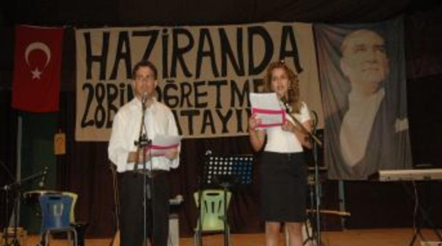 Atanamayan &Ouml;ğretmenler, Seslerini Duyurabilmek İ&ccedil;in Konser D&uuml;zenledi