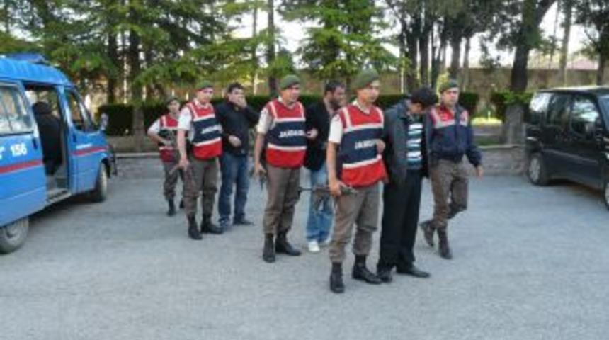 Jandarmadan 4 İlde Ka&ccedil;ak Akaryakıt Operasyonu