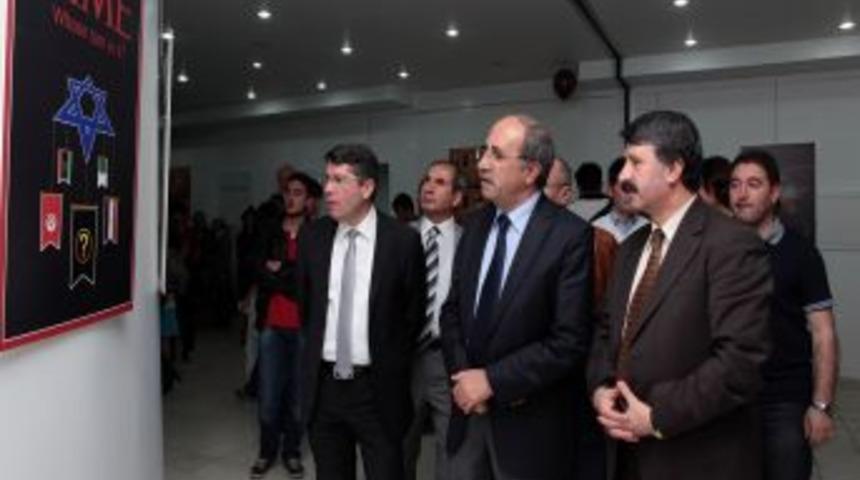 G&uuml;zel Sanatlar &Ouml;ğrencilerinin Yıl Boyu Yaptıkları Eserler Sergilendi