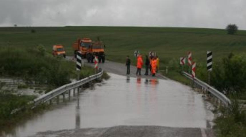 Edirne'de Sağanak Yağış Etkisini S&uuml;rd&uuml;r&uuml;yor