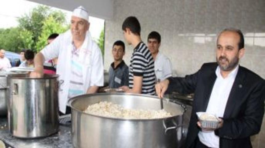 İmam Hatip Mezunları Pilav G&uuml;n&uuml;nde Buluştu