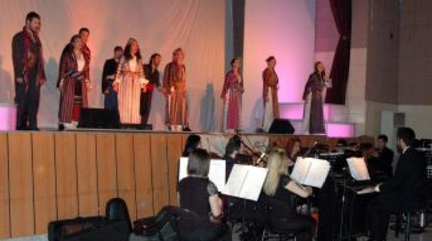 Havza'da 'seslerle Anadolu' Müzikali Sahnelendi